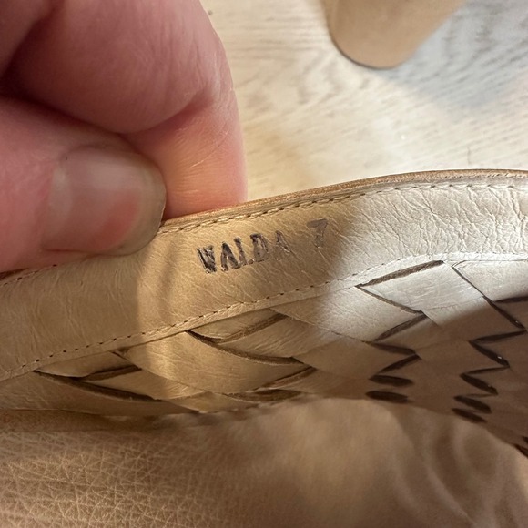 Chocolat Blu Walda Women Tan Leather Woven Platform Wedge Slide Sandals Size 7 - Picture 8 of 10